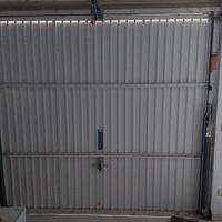 PORTA BASCULANTE ELETTRICA PER GARAGE  E BOX