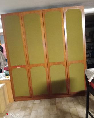 Armadio in legno vintage 