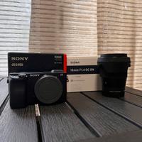 Sony a6400 + 16mm Sigma + accessori