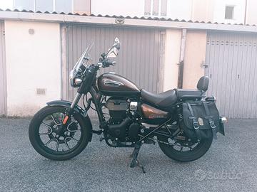 Royal Enfield Meteor 350 Supernova Bronze