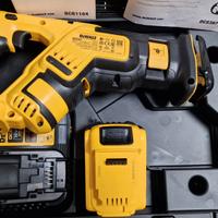 NUOVO DEWALT SEGA GATTUCCIO DCS367 + BATTERIA