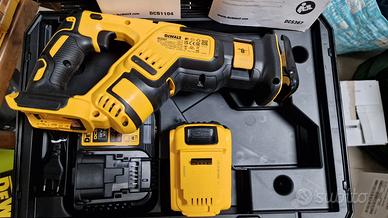 NUOVO DEWALT SEGA GATTUCCIO DCS367 + BATTERIA