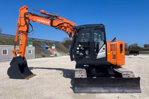 ESCAVATORE CINGOLATO HITACHI ZX 135 US-5B