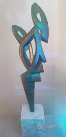 Scultura informale in bronzo.
