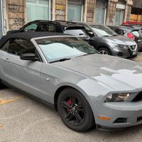 Ford Mustang Cabrio 2010 - V6 4.0 - originale USA