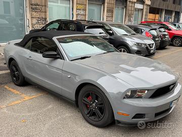 Ford Mustang Cabrio 2010 - V6 4.0 - originale USA