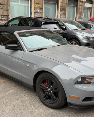 Ford Mustang Cabrio 2010 - V6 4.0 - originale USA