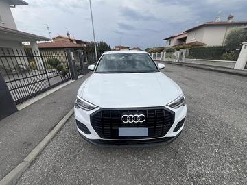 Audi q3 business advanced s-tronic