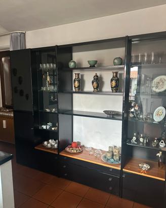 Credenza in legno laccato
