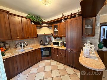 Cucina compleata in legno
