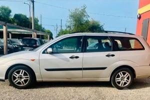 Ford Focus 1.8 tdi sw ghia gancio di traino