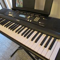 YAMAHA Digital Keyboard EZ-220 Tastiera Digitale