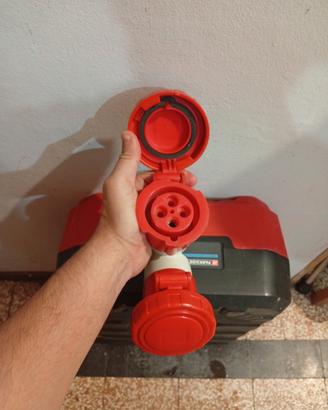 spina industriale gewiss  di 400V 16A 3 poli 