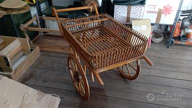 carrello, carretto vintage in vimini e bambù