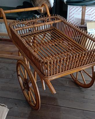 carrello, carretto vintage in vimini e bambù