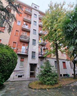 2 LOCALI A MILANO
