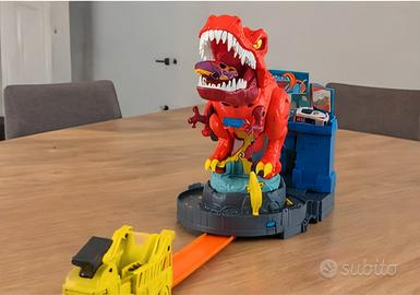 Hot wheels Attacco del T-rex