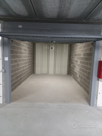 Garage box via lanfranco zona ospedale maggiore