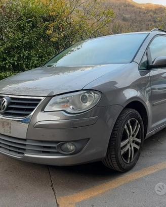 Ricambi Volkswagen Touran 2008 grigio/marrone LD7S