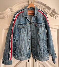 Giubbotto Levi’s in jeansi