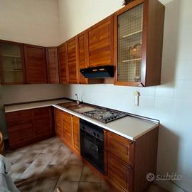 CUCINA IN NOCE NAZIONALE CON ELETTRODOMESTICI