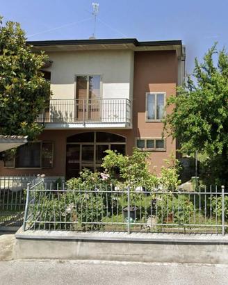 Immobile in asta di 270 m² con 4 locali e box auto