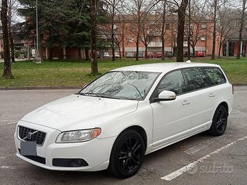 Volvo v 70 