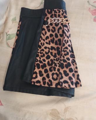 pantaloncino davanti tessuto dietro di ecopelle 