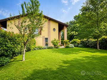 Appartamento di 229 m² con 5 locali e box auto dop