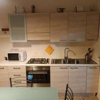 Cucina completa di elettrodomestici 