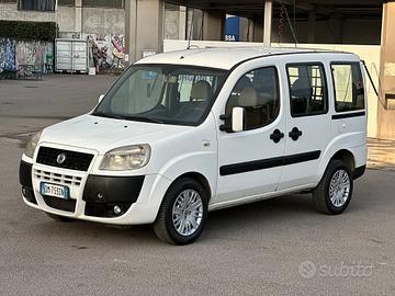 Fiat doblo 5 posti anno 2008 autocarro