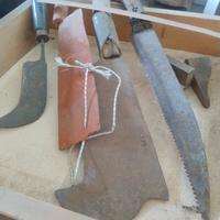 attrezzi da lavoro agricoli vecchi 