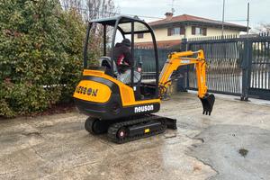E279- MINI ESCAVATORE NEUSON 15Q