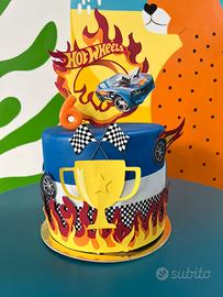 Torta finta a tema Hot Wheels – fatta a mano