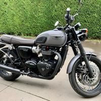 Triump Bonneville T120 black