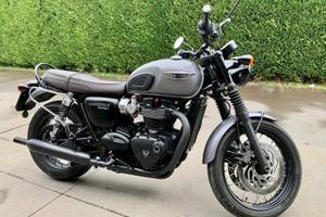 Triump Bonneville T120 black