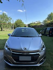 Peugeut 208 per neo patentati