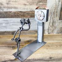 Scultura viti e bulloni freccette darts.