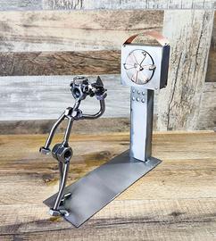 Scultura viti e bulloni freccette darts.