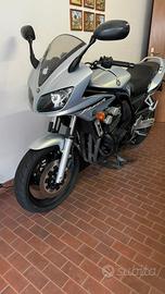 Moto Yamaha FZS600 Fazer