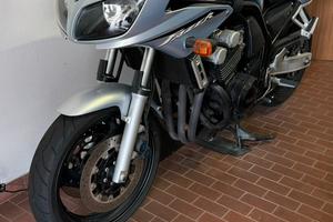 Moto Yamaha FZS600 Fazer