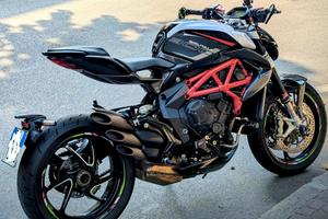 MV Agusta 800 RR 