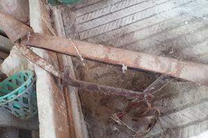 Attrezzo agricolo vecchio