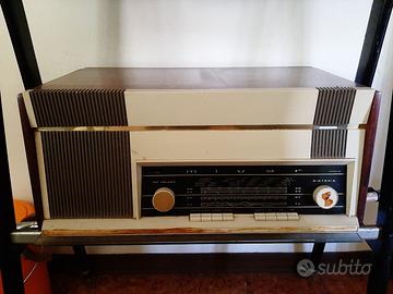 Radio VINTAGE MIVAR UCM 615 F