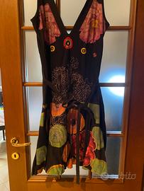 Vestito Desigual nero con stampe floreali