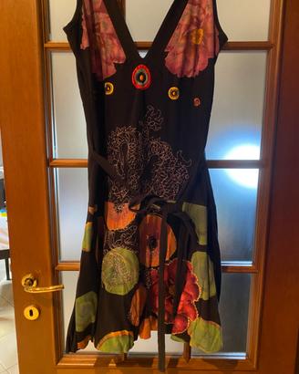 Vestito Desigual nero con stampe floreali