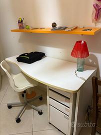 scrivania e mensola