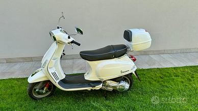 VESPA 125 S bianca