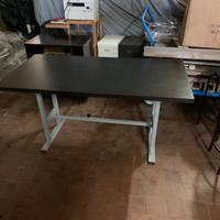 Tavolo per ufficio o lavoro