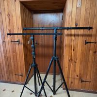 Coppia stativi luce/audio